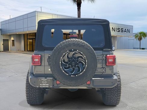 Used 2020 Jeep Wrangler Unlimited Sahara w/ Dual Top Group AWD/4WD image 5