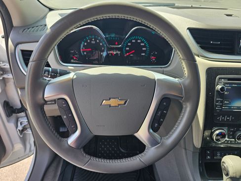 Used 2017 Chevrolet Traverse LT FWD image 22