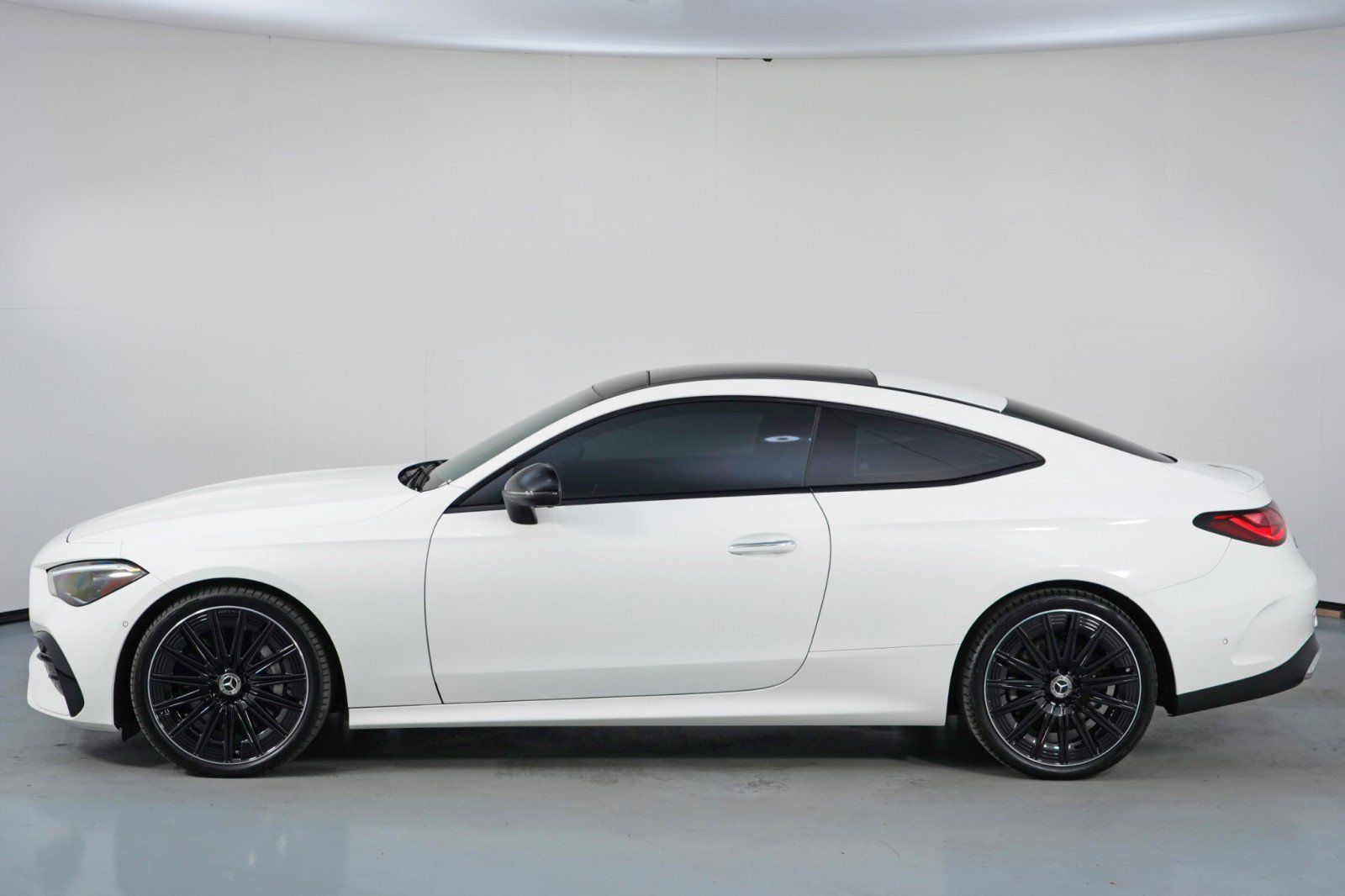 Used 2024 Mercedes-Benz CLE 450 4MATIC Coupe w/ Driver Assistance Package image 48