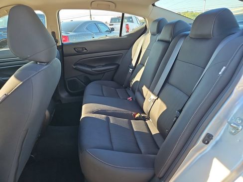Used 2024 Nissan Altima 2.5 SV FWD image 13