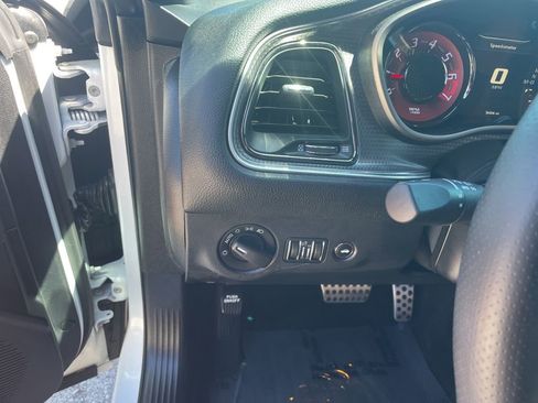 Used 2016 Dodge Challenger SRT Hellcat RWD image 5