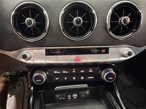 Used 2019 Kia Stinger RWD image 30