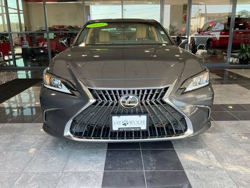 Used 2022 Lexus ES 250 w/ Premium Package AWD/4WD image 2