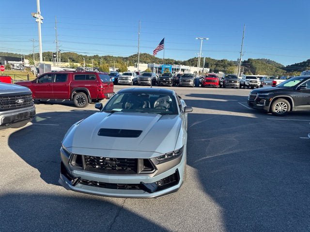 Used 2025 Ford Mustang Dark Horse RWD image 4