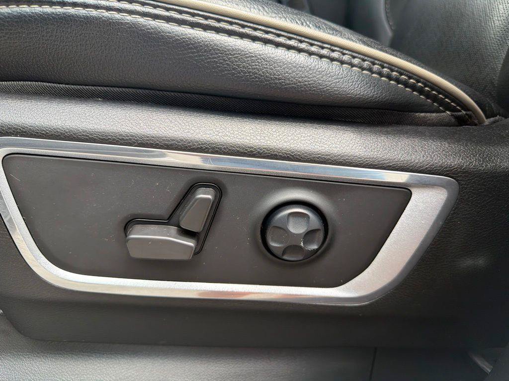 Used 2021 RAM 1500 Laramie AWD/4WD image 30