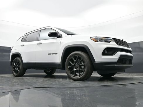 New 2026 Jeep Compass Latitude image 34