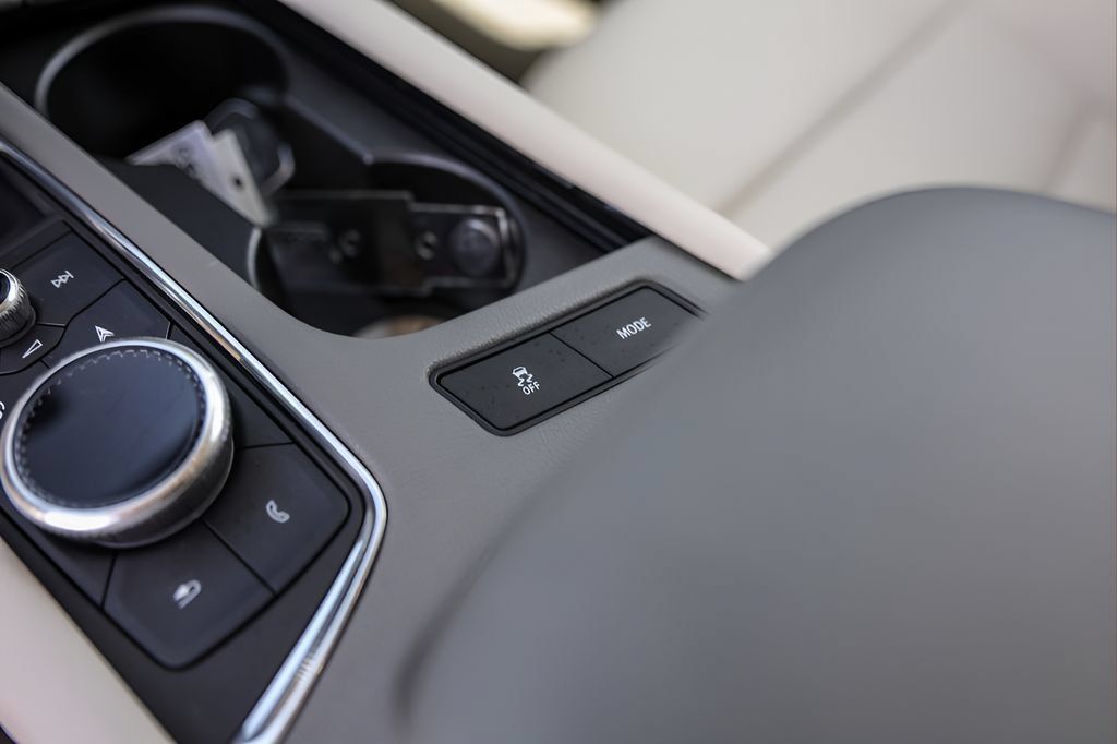Used 2023 Cadillac XT6 Premium Luxury FWD image 22