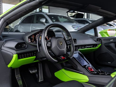 Used 2023 Lamborghini Huracan EVO image 31