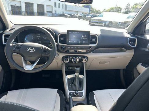 New 2026 Hyundai Venue SEL FWD image 5