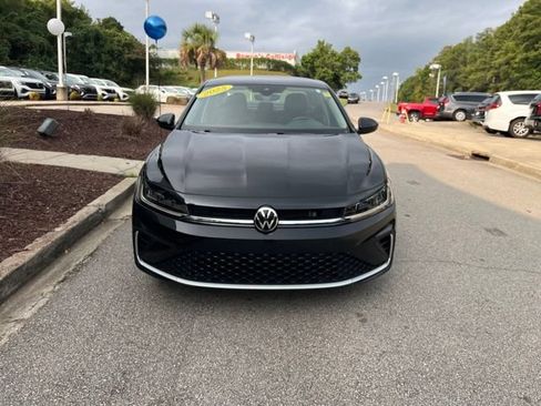 Used 2025 Volkswagen Jetta SE FWD image 35