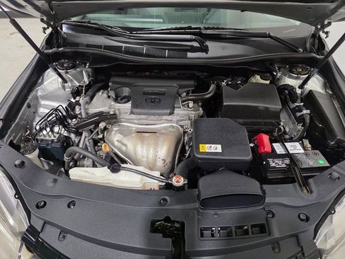 Used 2017 Toyota Camry SE image 10