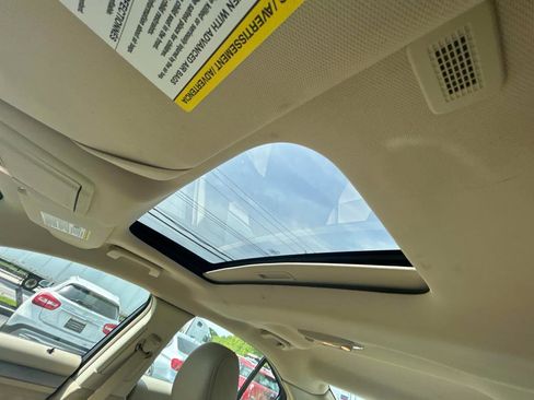 Used 2015 Ford Taurus SEL w/ Equipment Group 201A image 16