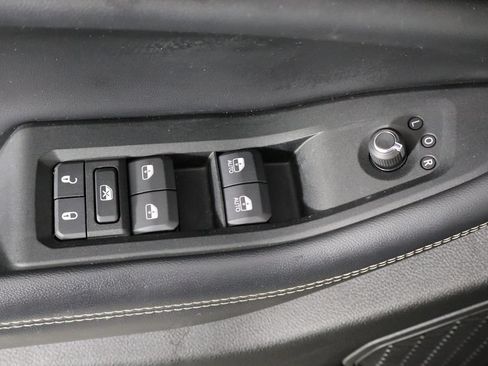 Used 2023 Jeep Grand Cherokee Laredo w/ Luxury Tech Group I AWD/4WD image 20