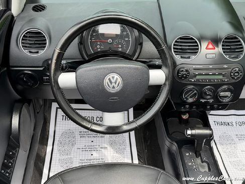 Used 2009 Volkswagen Beetle Convertible FWD image 18