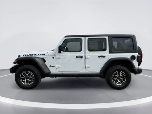 Used 2024 Jeep Wrangler Unlimited Rubicon AWD/4WD image 3