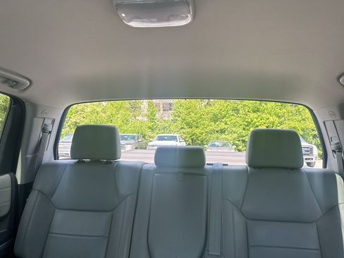 Used 2017 Toyota Tundra Limited w/ Limited Premium Package AWD/4WD image 15