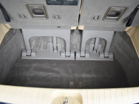 Used 2019 Kia Sedona LX image 35