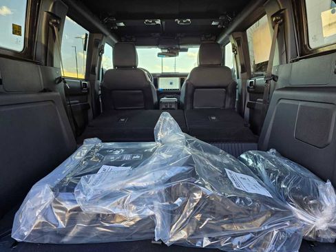 New 2026 Ford Bronco Outer Banks w/ Sasquatch Package image 26