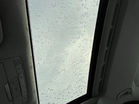 Certified 2018 Mercedes-Benz C 300 4MATIC Sedan image 29