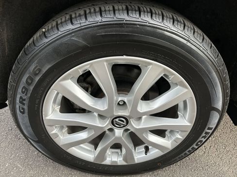 Used 2022 Nissan Rogue Sport S image 6