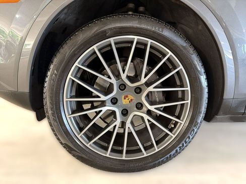 Used 2019 Porsche Cayenne AWD/4WD image 11
