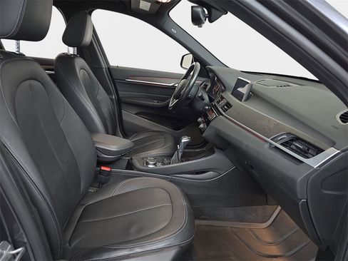 Used 2017 BMW X1 xDrive28i image 11