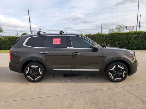 Used 2024 Kia Telluride S image 14