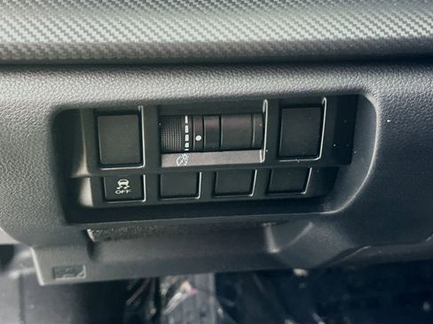 Used 2018 Subaru Crosstrek 2.0i Premium image 15