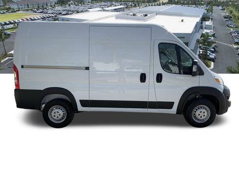 New 2026 RAM ProMaster 2500 w/ Convenience Group image 3