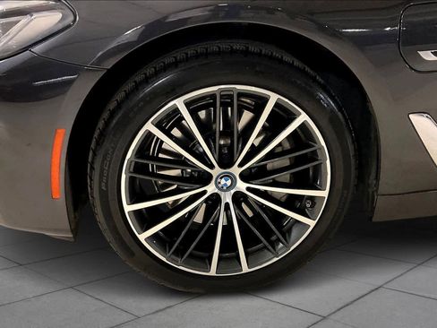 Used 2023 BMW 530e 530e w/ Premium Package image 10