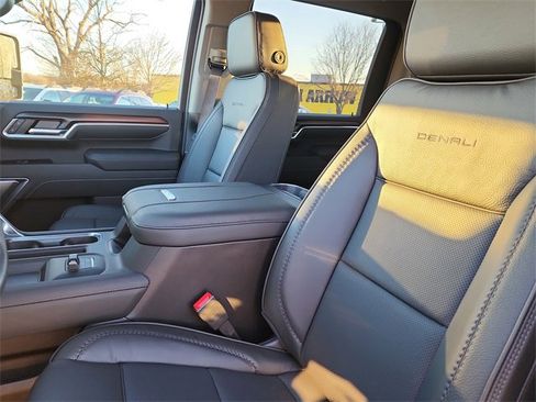 New 2026 GMC Sierra 2500 Denali w/ Denali Reserve Package image 17
