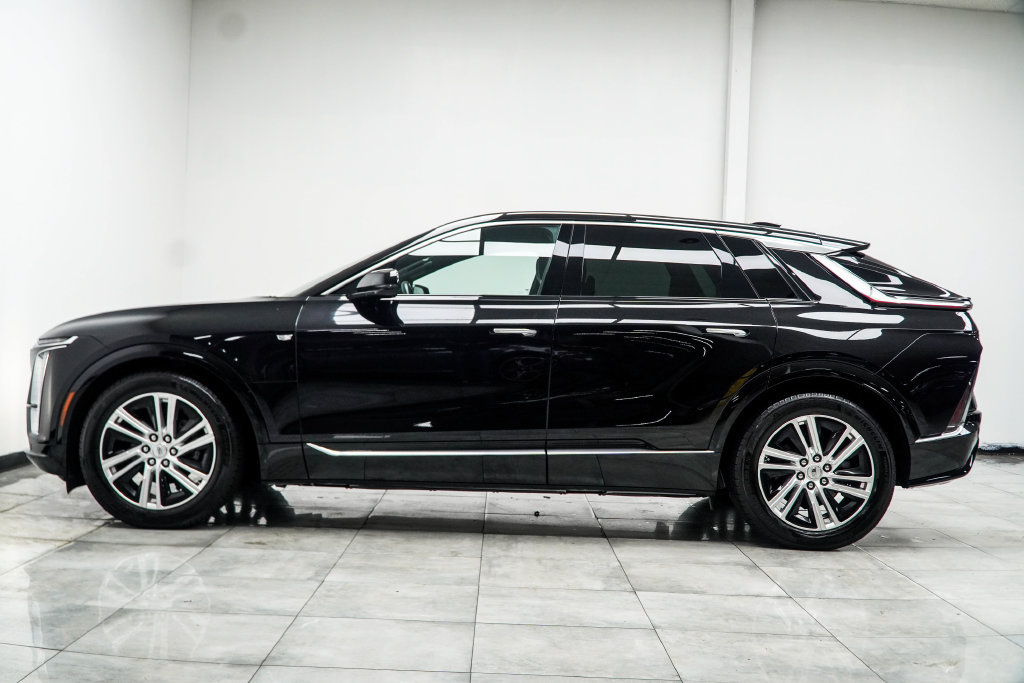 Used 2024 Cadillac Lyriq Tech RWD image 12
