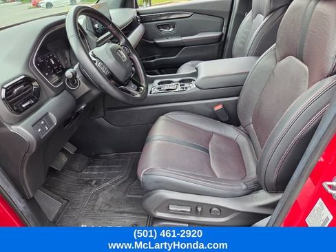 Certified 2025 Honda Pilot Black Edition image 13