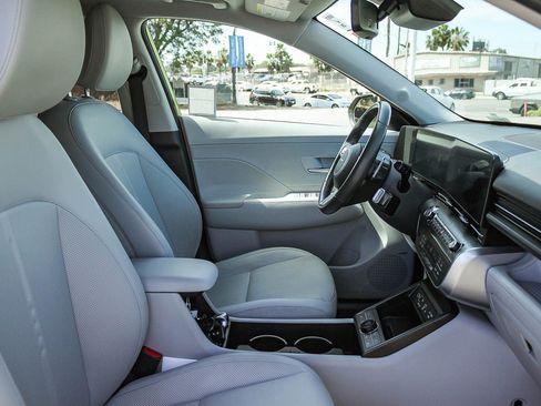 Used 2024 Hyundai Kona Limited AWD/4WD image 19