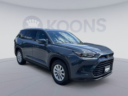 Used 2024 Toyota Grand Highlander AWD image 10