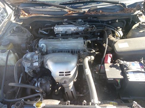 Used 2000 Toyota Camry LE image 9