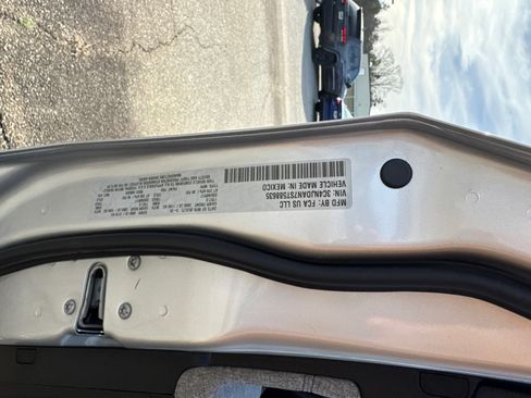 New 2025 Jeep Compass Sport image 31