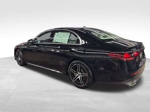 Used 2025 Mercedes-Benz E 350 4MATIC Sedan image 3