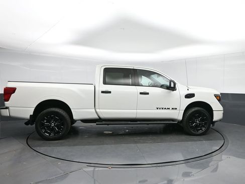 Used 2019 Nissan Titan SL w/ Midnight Edition image 8