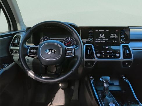 Used 2021 Kia Sorento EX image 12