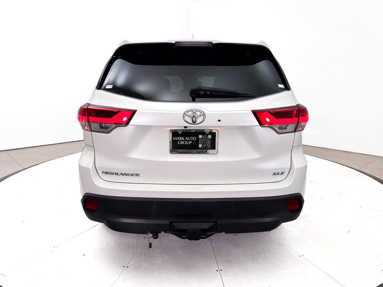 Used 2018 Toyota Highlander XLE FWD image 12
