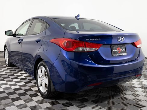 Used 2013 Hyundai Elantra GLS w/ Preferred Pkg image 5