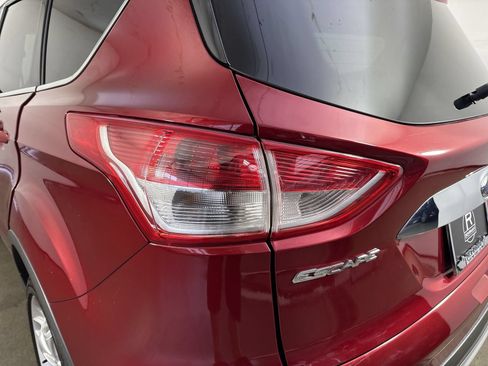 Used 2014 Ford Escape Titanium w/ Equipment Group 401A AWD/4WD image 31
