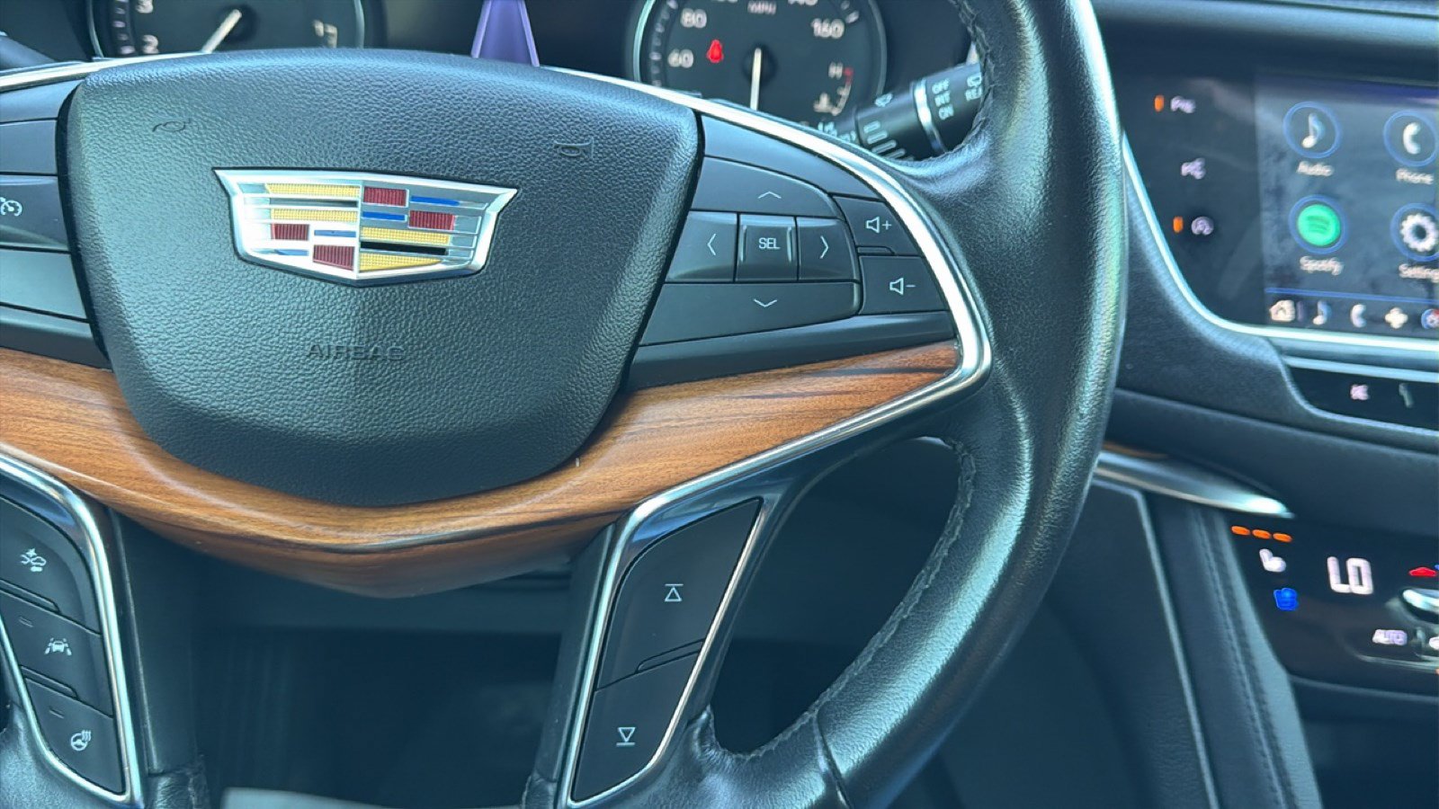 Used 2021 Cadillac XT5 Premium Luxury FWD image 16