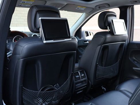 Used 2011 Mercedes-Benz GL 450 4MATIC image 17