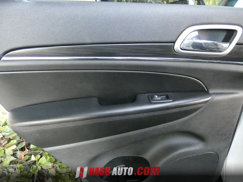 Used 2019 Jeep Grand Cherokee Limited w/ Luxury Group II AWD/4WD image 44