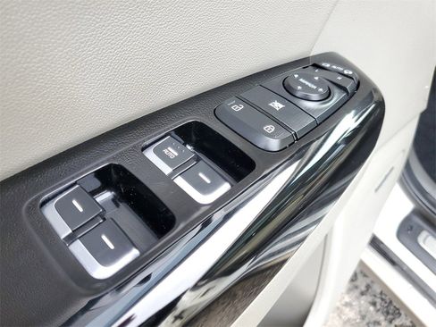 Used 2018 Kia Sportage SX image 18