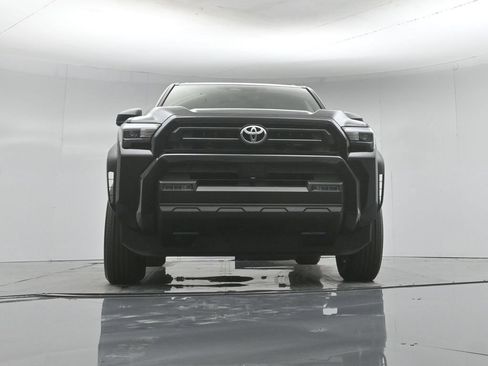 Used 2025 Toyota 4Runner SR5 AWD/4WD image 49