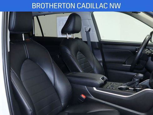 Used 2024 Toyota Highlander XLE image 24