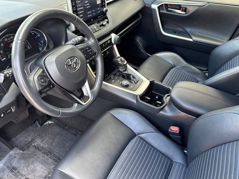 Used 2022 Toyota RAV4 XSE image 9